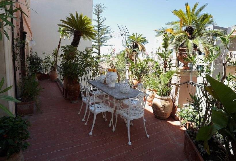 شقة غرفة واحدة مزودة بتراس, Al Duomo Rooms & Flats