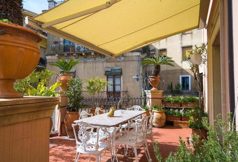 شقة غرفة واحدة مزودة بتراس, Al Duomo Rooms & Flats