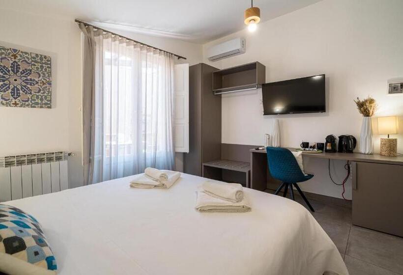 غرفة قياسية مزوَّدة بتراس, Al Duomo Rooms & Flats