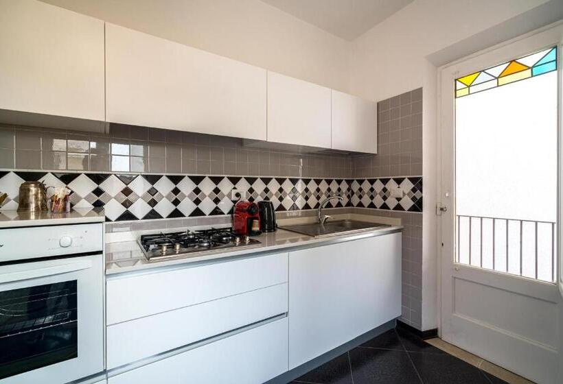 شقة غرفة واحدة مزودة بتراس, Al Duomo Rooms & Flats