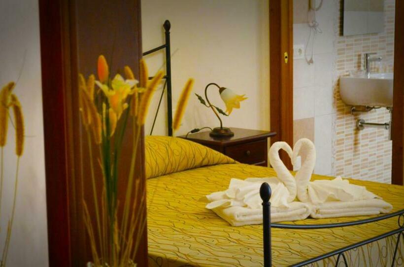 اتاق استاندارد سه تخته با چشم‌انداز, B&b Castiglione