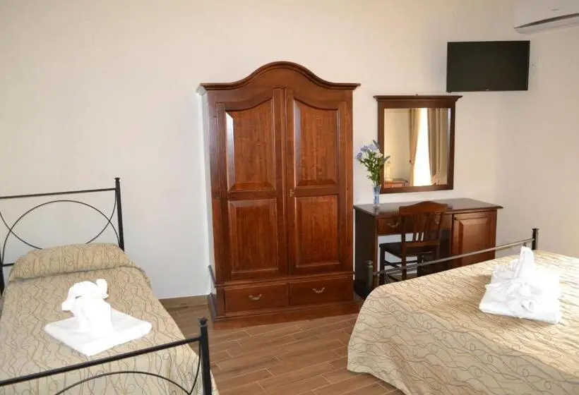 バルコニー付きスタンダードトリプルルーム, B&b Castiglione