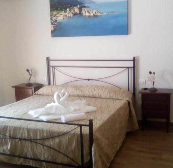 带阳台的三人标准间, B&b Castiglione