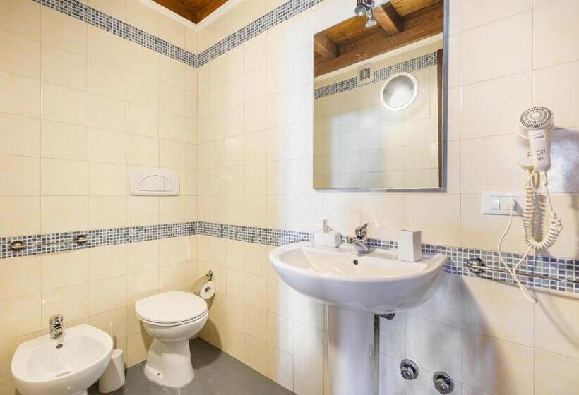 غرفة قياسية رباعية, Tenuta Cavalieri