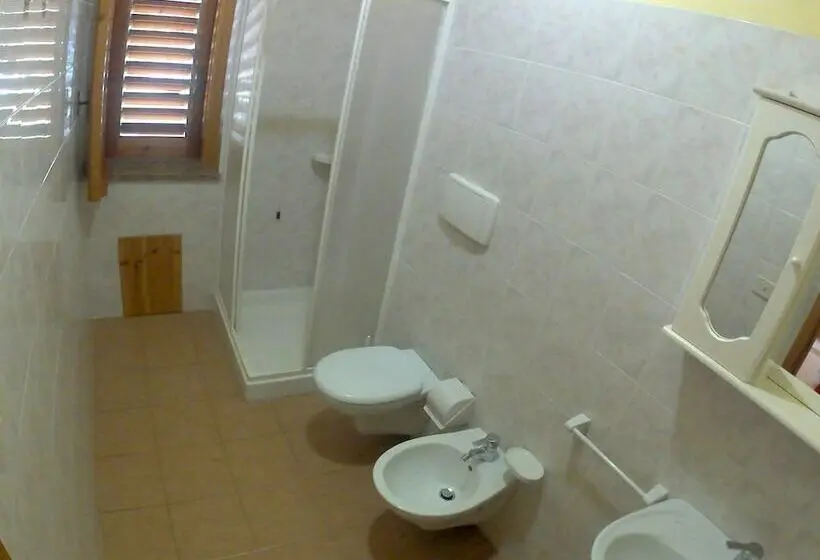 آپارتمان خانوادگی, Villaggio Camping La Scogliera