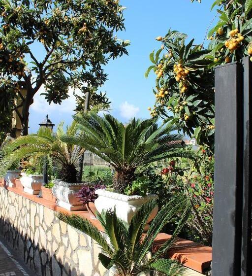 غرفة عائلية, Buonocore Rooms