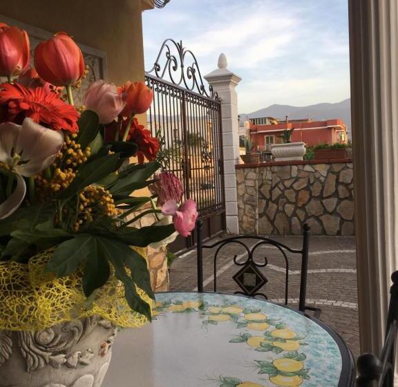 غرفة عائلية, Buonocore Rooms