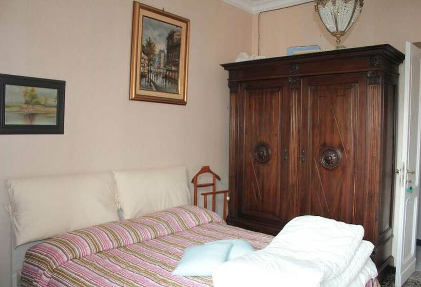 اتاق استاندارد با سرویس بهداشتی مشترک, Il Ciottolo