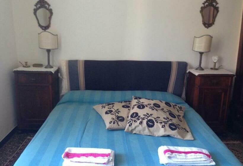 اتاق استاندارد با سرویس بهداشتی مشترک, Il Ciottolo