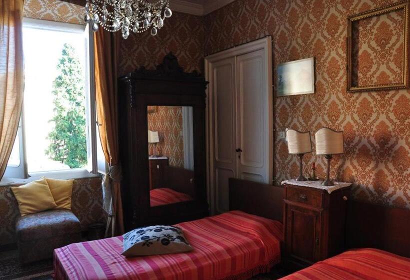 اتاق استاندارد سه تخته با سرویس بهداشتی مشترک, Il Ciottolo