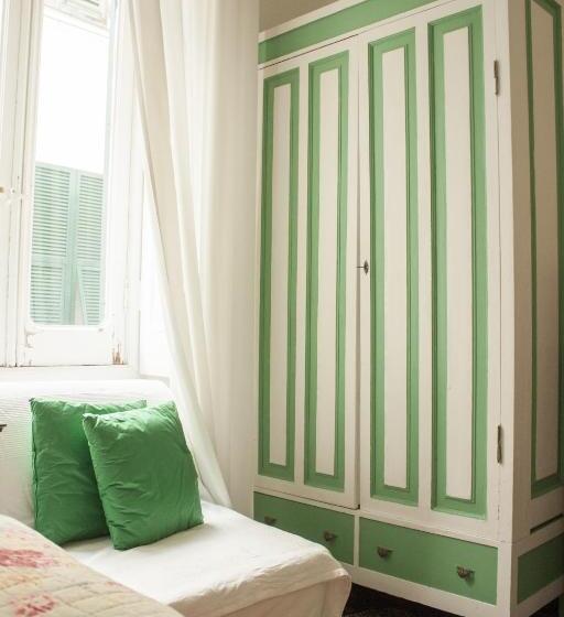 اتاق استاندارد یک تخته با سرویس بهداشتی مشترک, Il Ciottolo