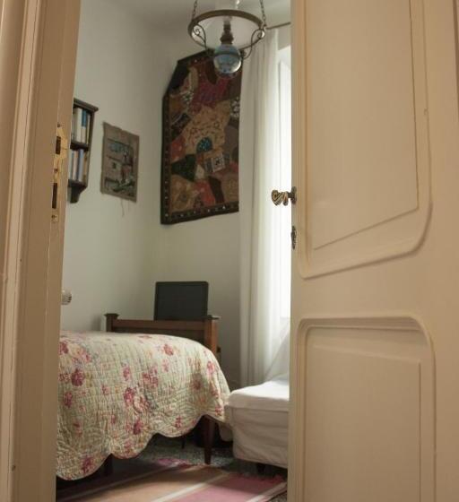 Ortak Banyolu Tek Kişilik Standart Oda, Il Ciottolo