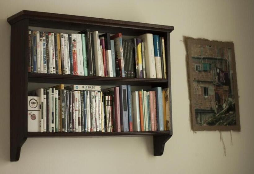 Ortak Banyolu Tek Kişilik Standart Oda, Il Ciottolo