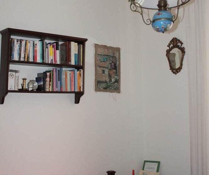 اتاق استاندارد یک تخته با سرویس بهداشتی مشترک, Il Ciottolo