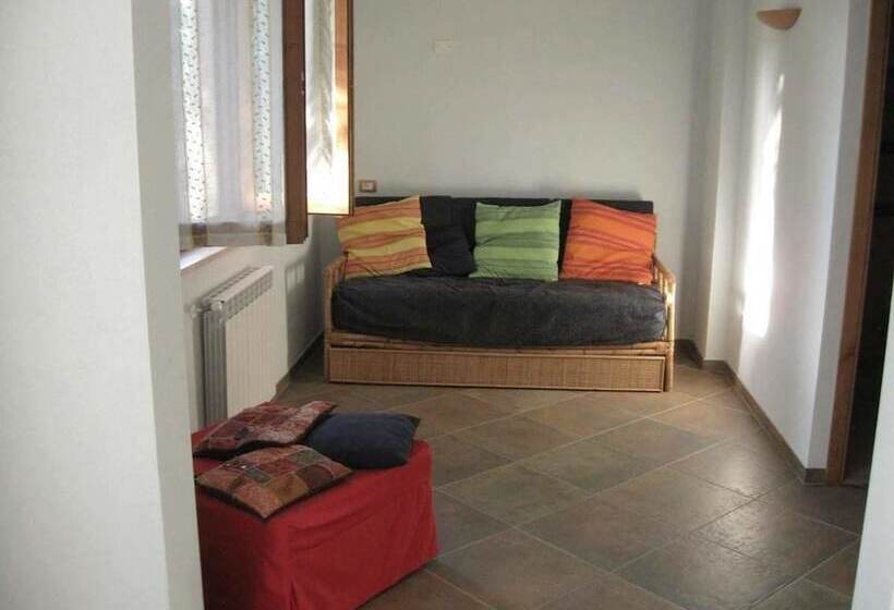 سوییت, La Biocca