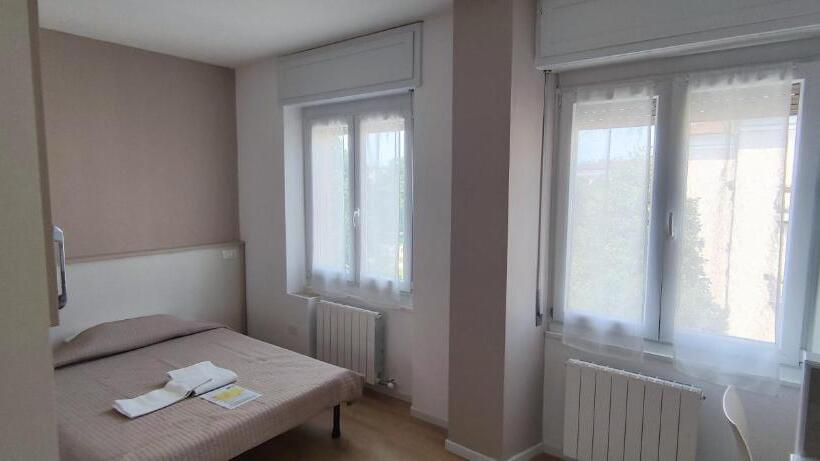 اتاق استاندارد یک نفره, Vroom510