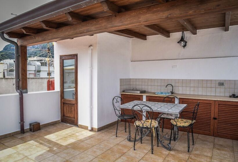 带1间卧室的公寓侧面带海景, Malvasia B&b