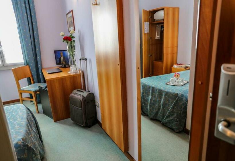 غرفة قياسية فردية, Villa Cagnola