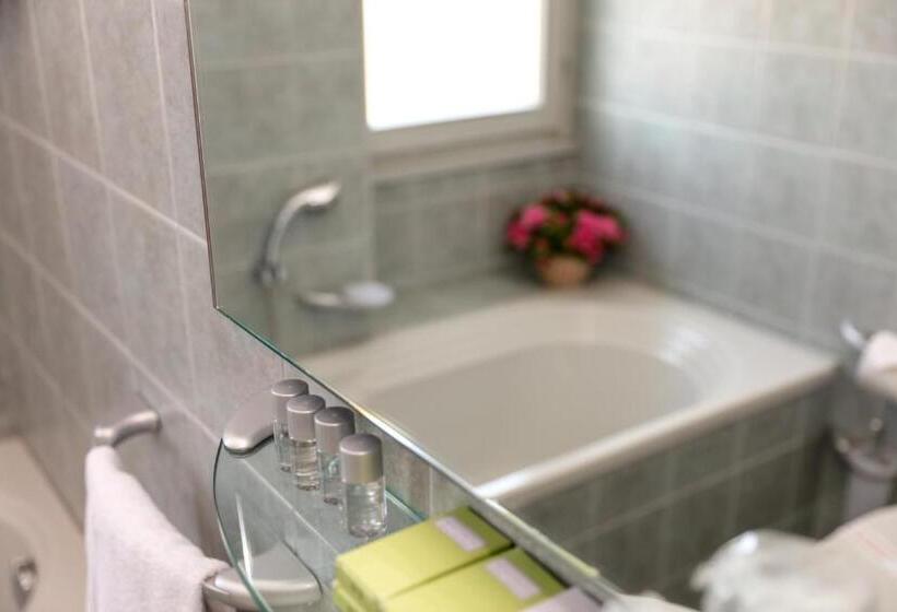 غرفة قياسية, Villa Cagnola