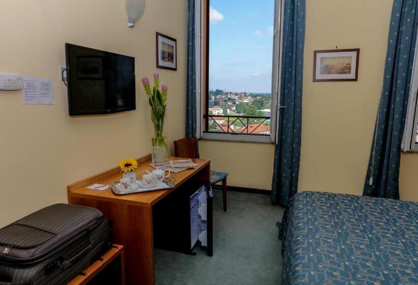 غرفة قياسية, Villa Cagnola