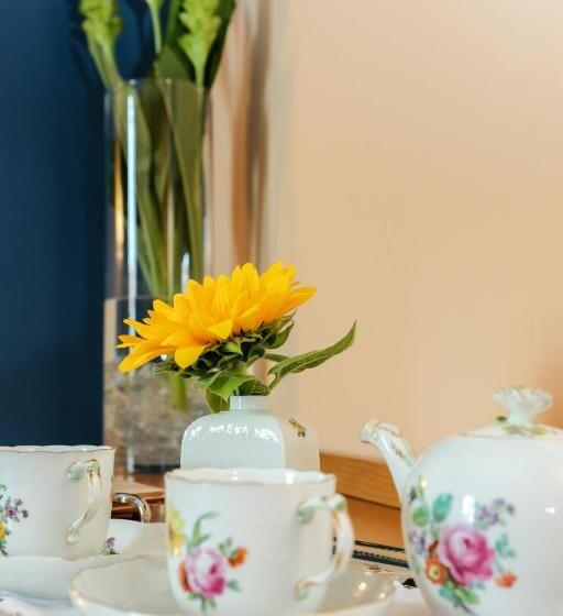 جناح مطلّ علي الجبل, Villa Cagnola