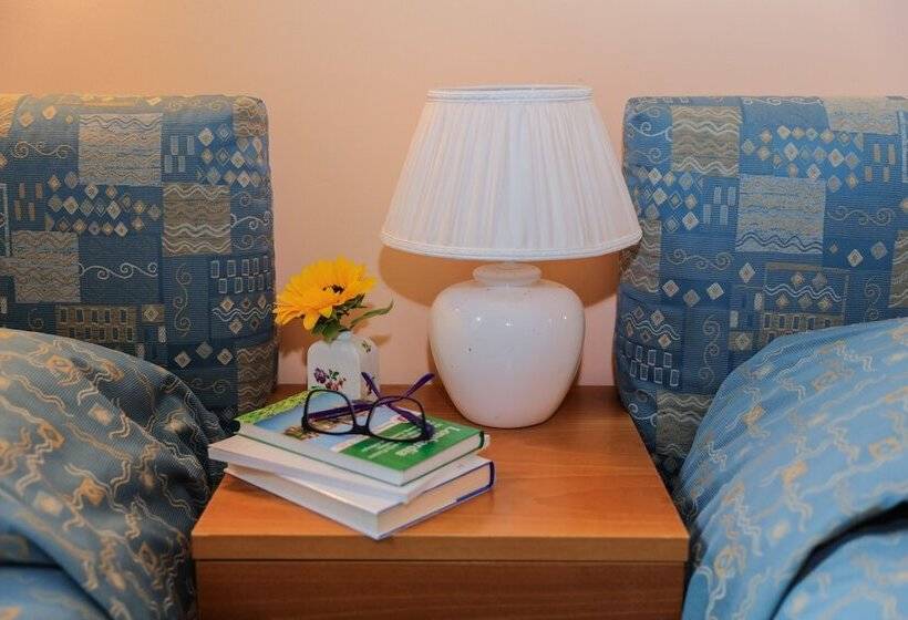 غرفة قياسية, Villa Cagnola