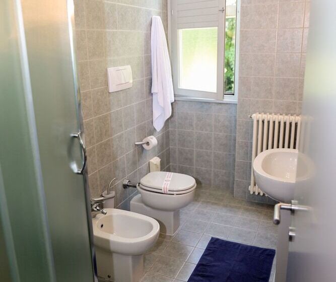 غرفة قياسية, Villa Cagnola