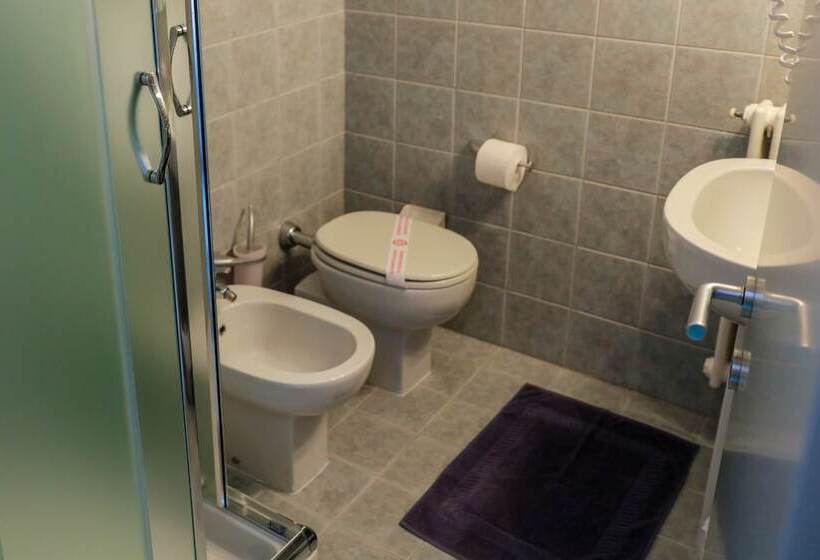 غرفة قياسية, Villa Cagnola