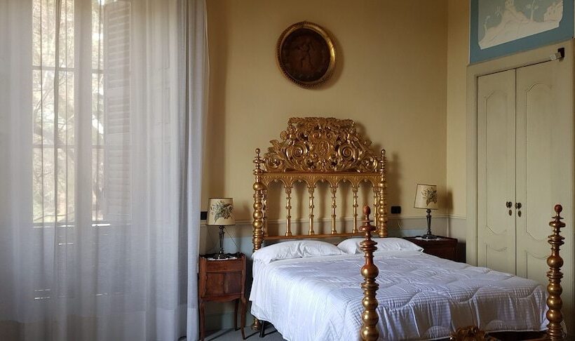 جناح مطلّ علي الجبل, Villa Cagnola