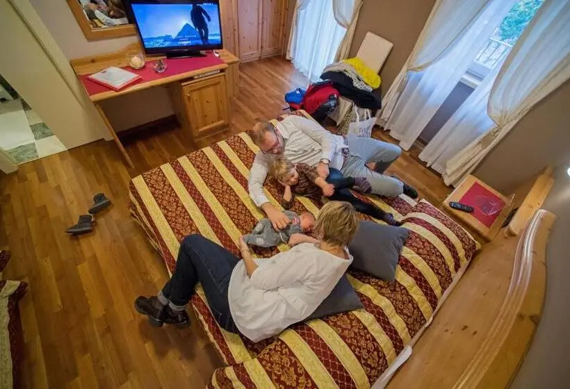 Pokój Czteroosobowy Standard, Lilla