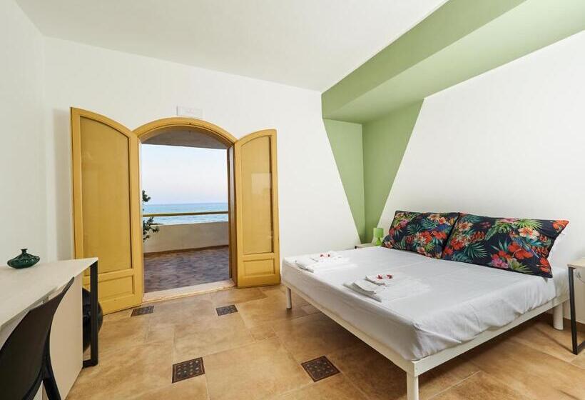 オーシャンビュースーペリアールーム, B&b Il Varo A Mare