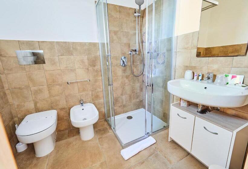 オーシャンビュースーペリアールーム, B&b Il Varo A Mare