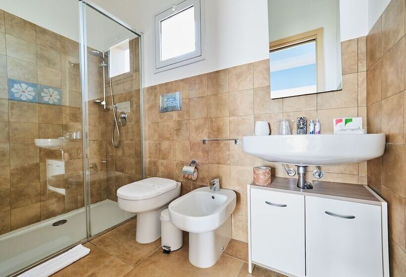 オーシャンビュースーペリアールーム, B&b Il Varo A Mare