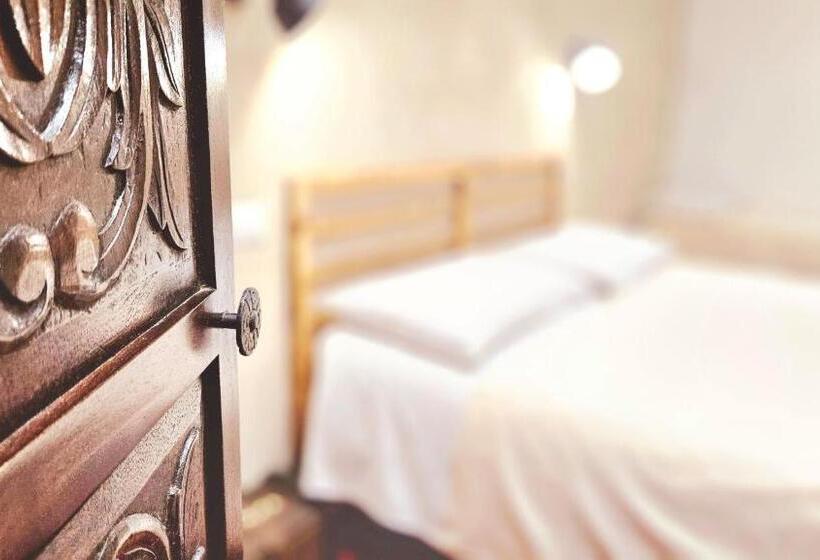 Familjerum, Aba Maya Alghero