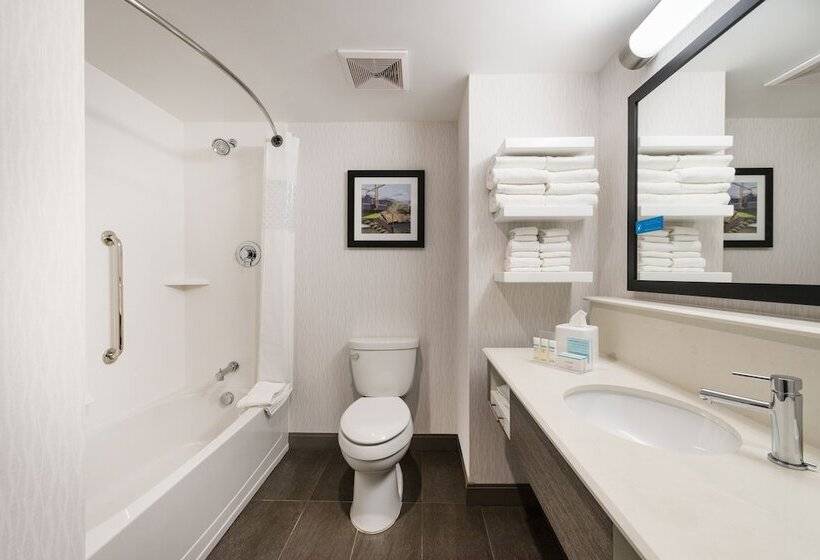 Номер Стандарт 2 Двуспальные Кровати, Holiday Inn Hotel & Suites Anaheim, An Ihg