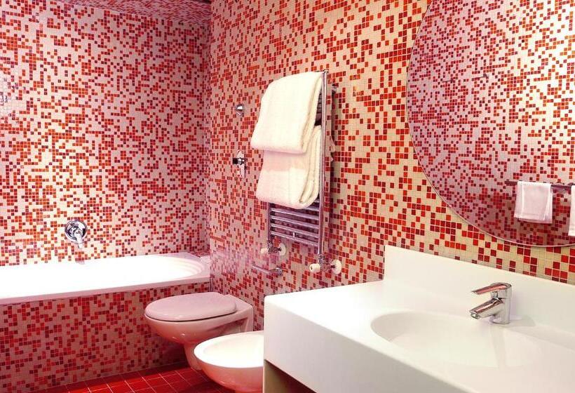 חדר סטנדרט לשלושה, Abitart