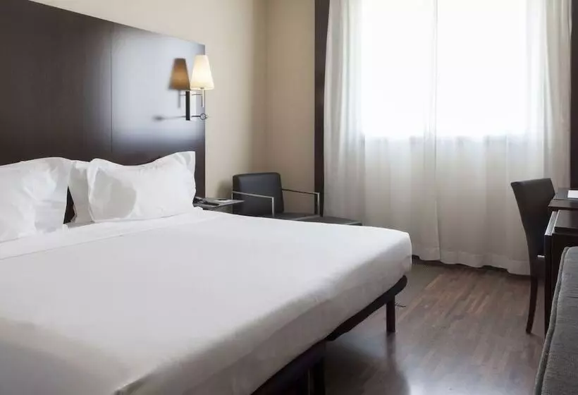 اتاق استاندارد, B&b Hotel Arezzo