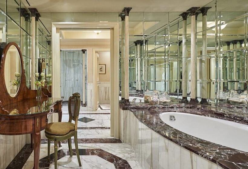 سوئیت رویال, Four Seasons  Cairo At The First Residence