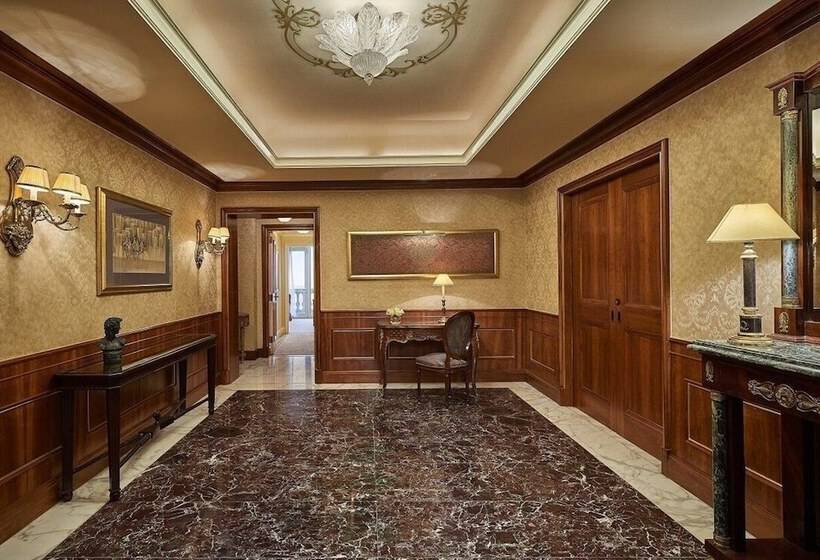 سوئیت رویال, Four Seasons  Cairo At The First Residence
