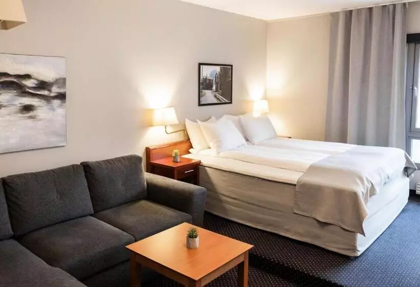 اتاق خانوادگی, Frøken Skjolds Hotel Lyngengården