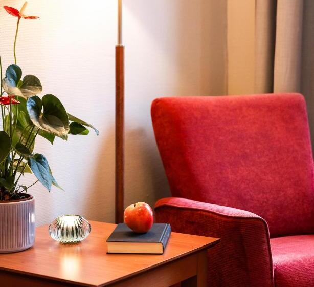 اتاق خانوادگی, Frøken Skjolds Hotel Lyngengården