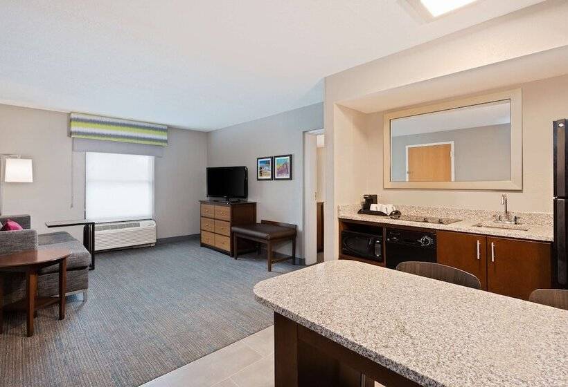 מיטת קינג בסוויטה, Hampton Inn & Suites Fort Myers Beach/sanibel Gateway