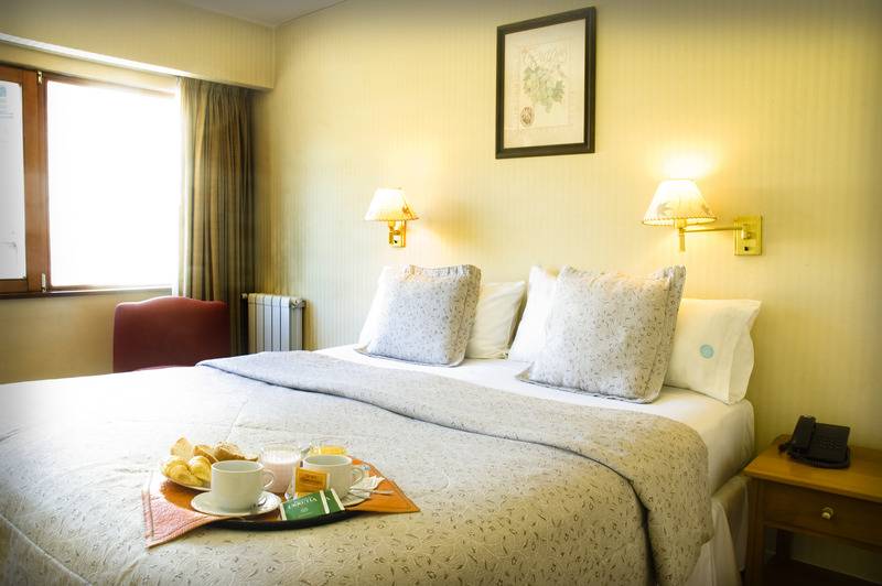 اتاق سوپریور, Leonardo Glasgow