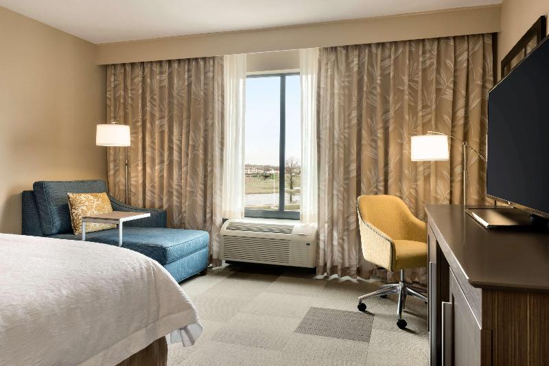 スタンダードルーム, Leonardo Glasgow