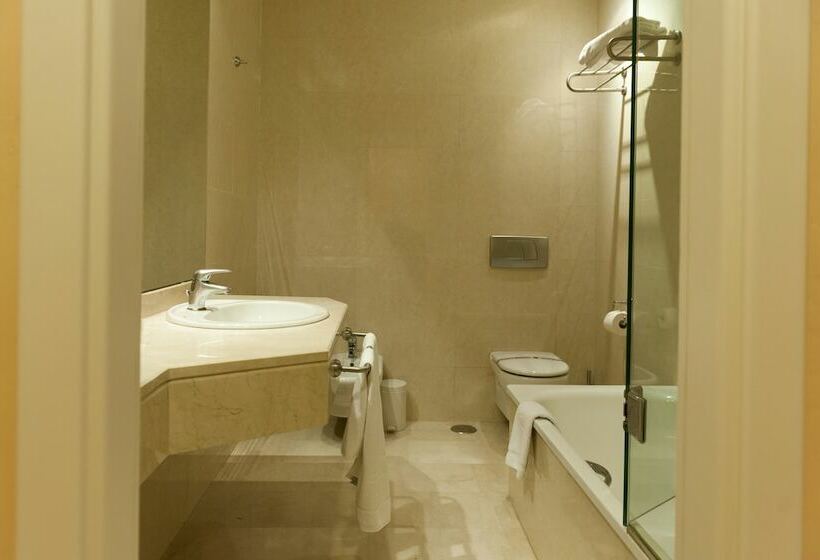 Habitación Triple Estándar, Mediterraneo