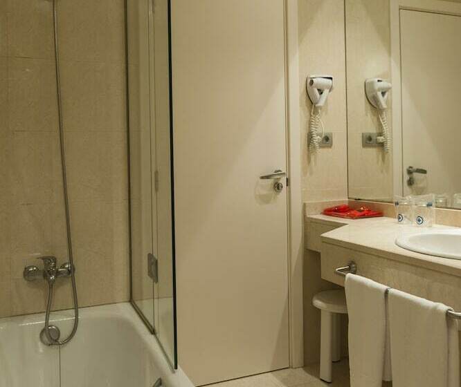 Habitación Cuádruple Estándar, Mediterraneo
