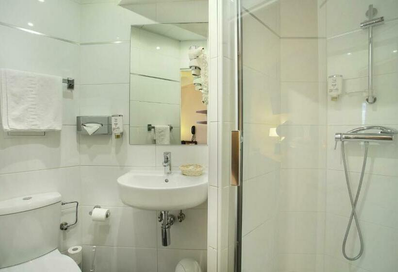 اتاق استاندارد یک نفره, Murat