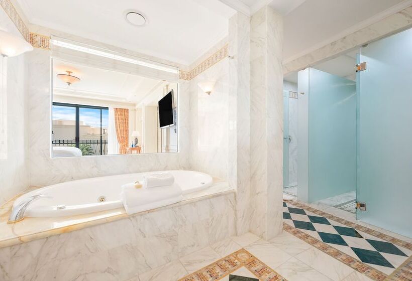 Люкс, Imperial Hotel Gold Coast