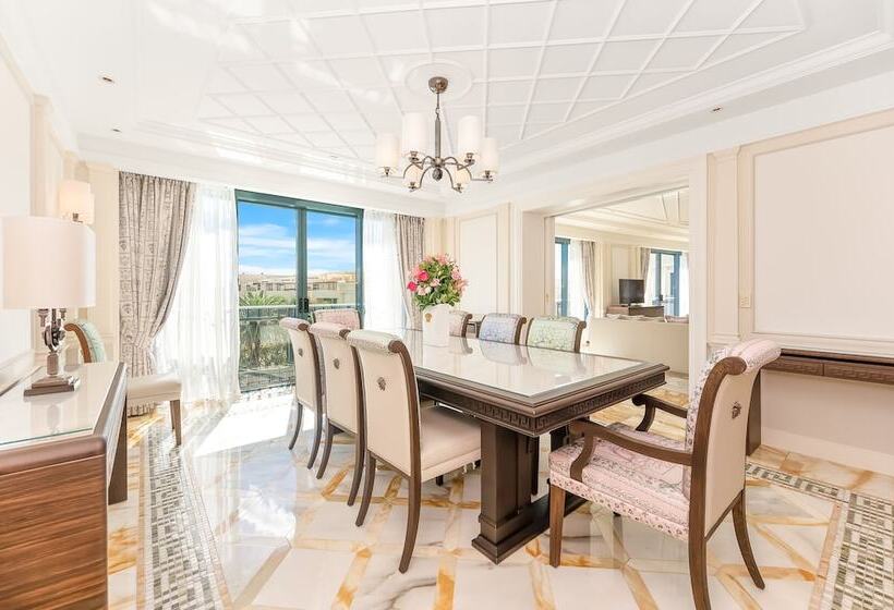 סוויטה, Imperial Hotel Gold Coast