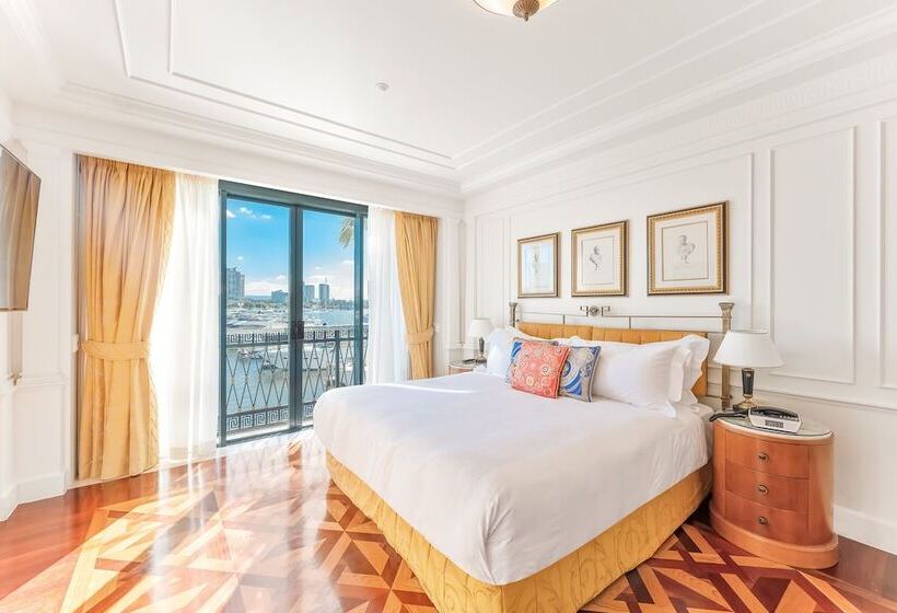 סוויטה, Imperial Hotel Gold Coast
